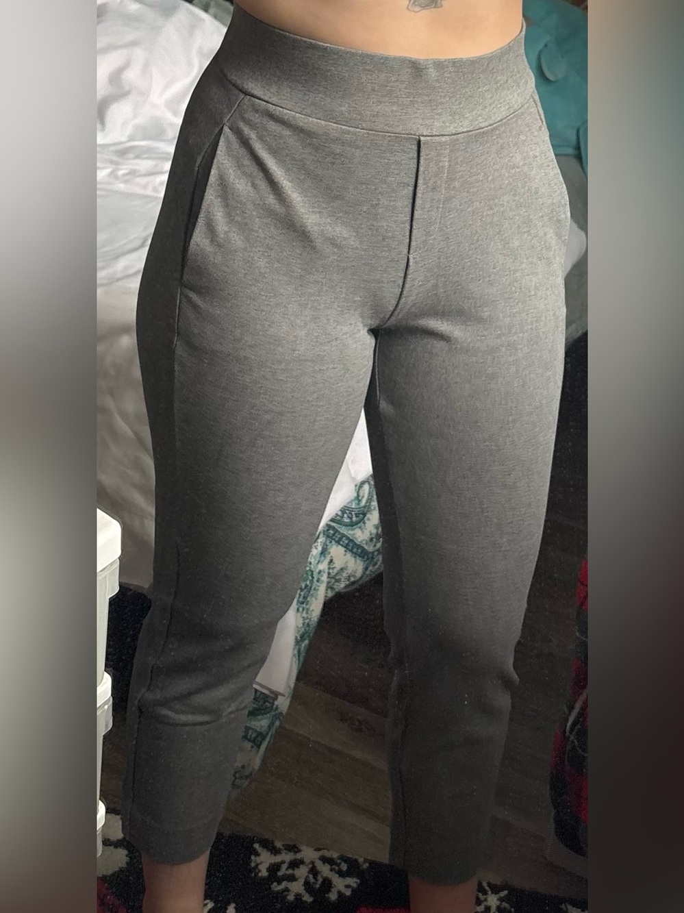 High-Rise Gray Ponte Leggings with Tailored Seam